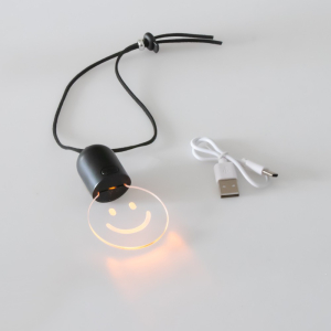 LED ambientné osvetlenie do auta – smajlík, teplá žltá, USB-C nabíjanie LED ambientné osvetlenie do auta – smajlík, teplá žltá, USB-C nabíjanie