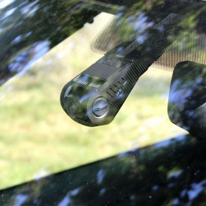 Použitie čiernej skrinky do auta pod spätné zrkadlo BDVR 03