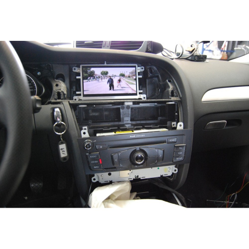 Montáž video vstupu pre Audi A4 / A5 / Q5 s 6,5 "monitorom a rádiom Concert,Symphony