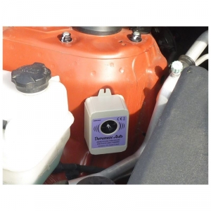 Použití bateriového odpuzovače na kuny a hlodavce Deramax Auto