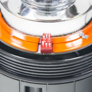 Ovládanie 12V/24V oranžového 54W LED majáka na pevnú montáž