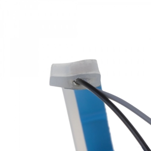 Uchytenie bieleho silikónového LED pásika 12V