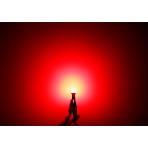 Červená farba svetla LED autožiarovky 12V / W5W / T10