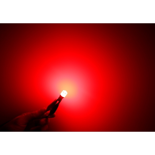 Svetlo červenej LED autožiarovky 12V / W5W / T10