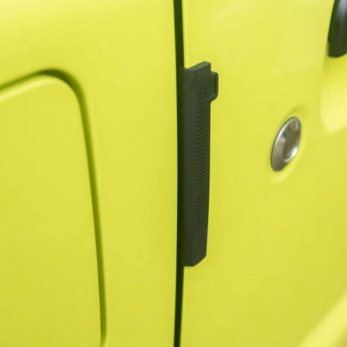 Montáž nalepovacích chráničov dverí na aute