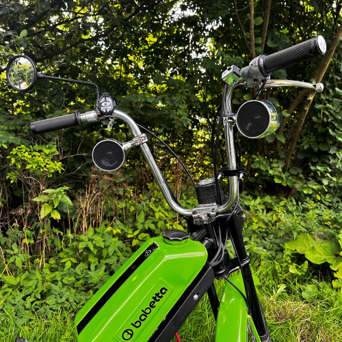 Použitie vodeodolných reproduktorov s USB,Bluetooth s diaľkovým ovládaním na motocykle a štvorkolky