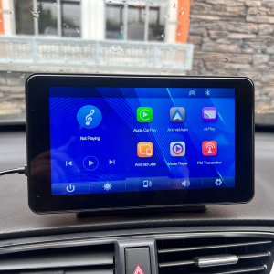 Použitie s Apple CarPlay, Android auto, Link Mirror, Bluetooth, micro SD a parkovaciou kamerou