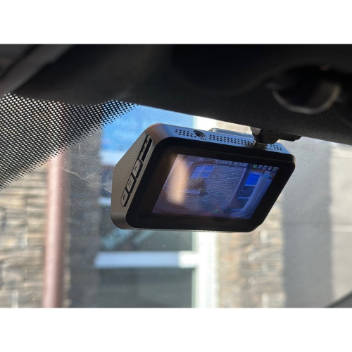 LCD displej plochej 2K duálnej kamery do auta s 3,5" LCD, GPS, WiFi, české menu