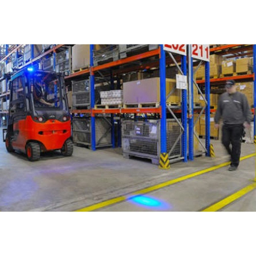 Modré bodové LED svetlo na vysokozdvižným vozíku
