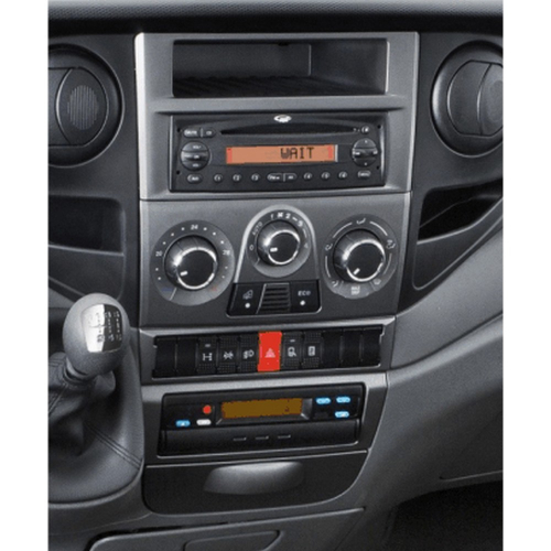 Použitie strebornej redukcie 2DIN autorádia Iveco Daily 2009-
