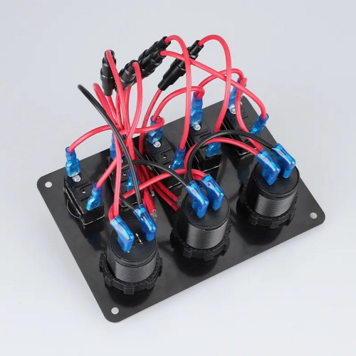 Použitie 12/24V multiprepínača s 5 spínačmi, 2xUSB nabíjačkou,CL zásuvkou a voltmetrom