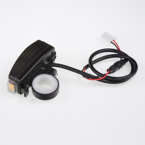 Napájanie USB/USB-C nabíjačky s voltmetrom na motocykel
