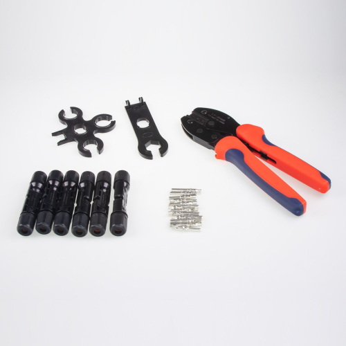 Obsah náradia pre fotovoltaiku a solárne panely s konektormi MC4