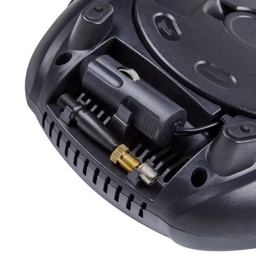 OSRAM TyreInflate 450 príslušenstvo a adaptéry uložené v spodnej časti kompresora