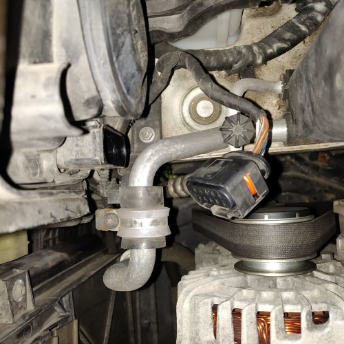 Nainštalovaný rezistor OSRAM LEDriving SMART CANBUS H7 pri svetlometovej zostave