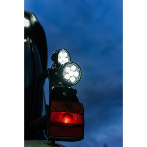 OSRAM LEDriving Round WL VX100-WD ako pracovné osvetlenie na poľnohospodárskom stroji