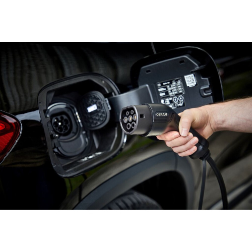 Prenosná nabíjačka OSRAM BATTERYcharge 7PIN PORTABLE Type 2 pri pripájaní k elektromobilu