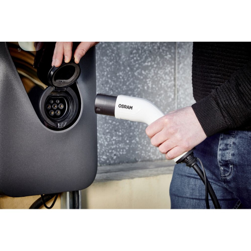 Připojení nabíjecího kabelu pro elektromobily OSRAM Type 2 k wallboxu nebo nabíjecí stanici