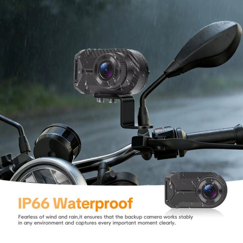 Motocyklová kamera s krytím IP66 namontovaná na riadidlách počas jazdy v daždi