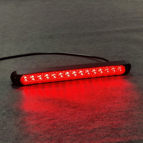 LED zadné a brzdové svetlo – rozsvietené, červené svetlo, 15 LED diód, 12 – 24 V
