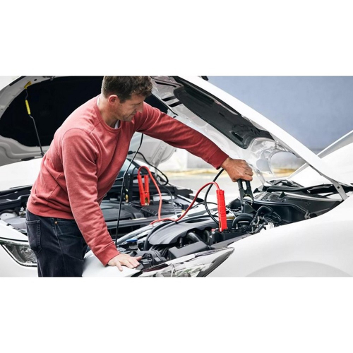 Použitie štartovacích káblov OSRAM OSC160 – pripojenie na autobatériu v motorovom priestore