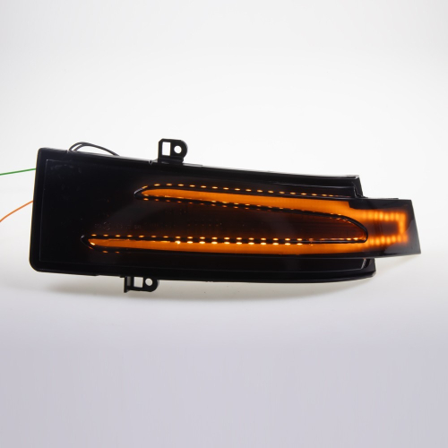 LED smerovka Mercedes-Benz ML W164 – rozsvietená, trojitý oranžový dynamický pás SMD 2835