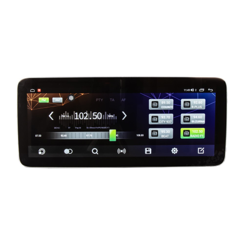 Monitor Mercedes-Benz 12,3" IPS – rozhraní FM rádia, čelní pohled