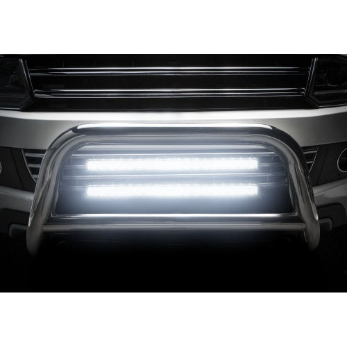 Zapnuté LED rampy Osram Lightbar SX500-SP na vozidle