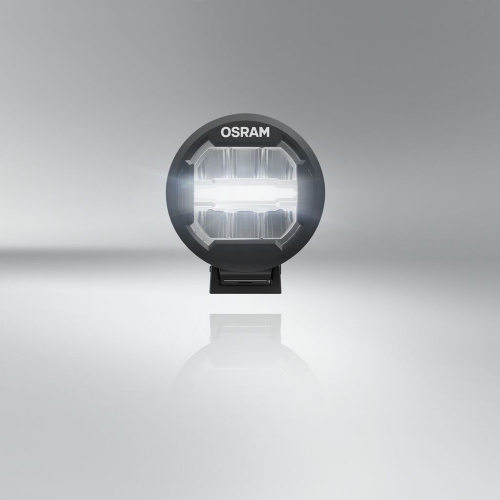 OSRAM MX180-CB – čelný pohľad na svietiaci svetlomet s COMBO lúčom pri zníženej viditeľnosti