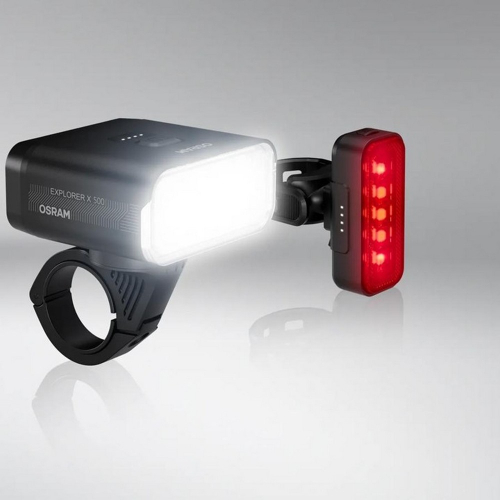 OSRAM LEDsBIKE EXPLORER X 500 SET zapnuté svetlá na stojane