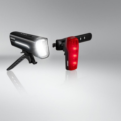 OSRAM LEDsBIKE RACE 50 SET zapnuté svetlá na stojane