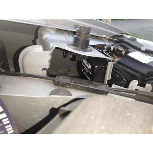 OSRAM H7 LEDriving SMART CANBUS modul upevnený pri svetlomete