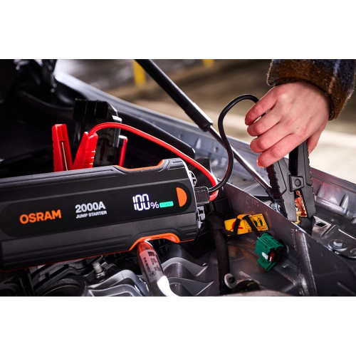 OSRAM BATTERYjumpstart 2000 pripájaný k autobatérii