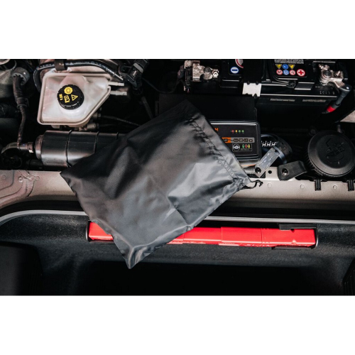OSRAM BATTERYcharge 1005 uložená v motorovom priestore vozidla
