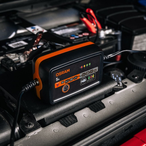OSRAM BATTERYcharge 1005 počas nabíjania autobatérie