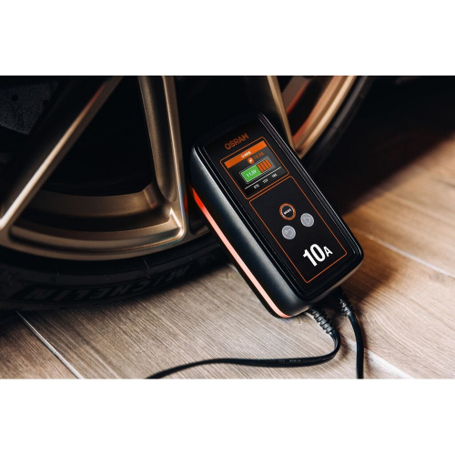 OSRAM BATTERYcharge 1010 pri kolese vozidla počas nabíjania