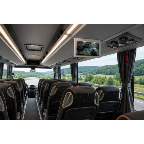 Stropný LCD monitor 15,6" namontovaný v autobuse