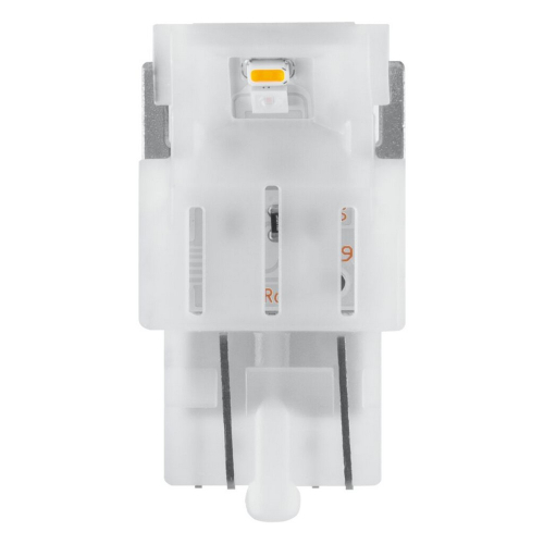 Detail oranžovej LED žiarovky OSRAM W21W/5W W3x16q