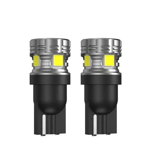LED žiarovky T10 W5W v zvislom pohľade s čiernou päticou a hliníkovým chladičom