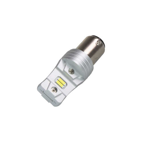 Detail LED čipu CSP 1860 na tele žiarovky BAY15D
