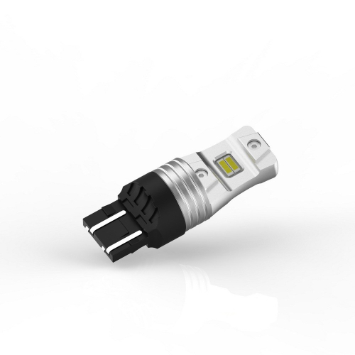 LED žiarovka T20 7443 s bielym CSP LED čipom, hliníkovým telom a čiernou päticou