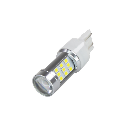 Detail LED žiarovky T20 7443 s prednou šošovkou a bielymi SMD čipmi rozmiestnenými po obvode