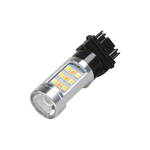 Detail LED žiarovky T25 3157 Switchback s prednou šošovkou a kombináciou bielych a oranžových LED čipov