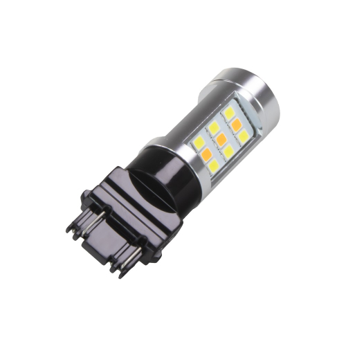 Detail pätice 3157 a hliníkového tela LED žiarovky Switchback s bielymi a oranžovými diódami
