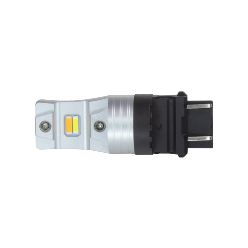 Detail kontaktov pätice a kombinovaného bielo-oranžového čipu LED žiarovky T20 3157