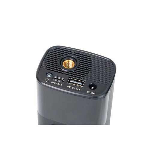 Čierny digitálny kompresor Automax, detail vrchných portov USB-C, USB-A, 12V DC a závitu na hadicu.