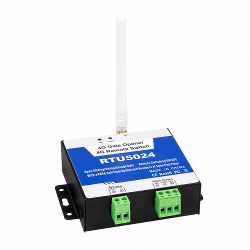 Reléový modul RTU5024 s anténou a zelenými svorkovnicami