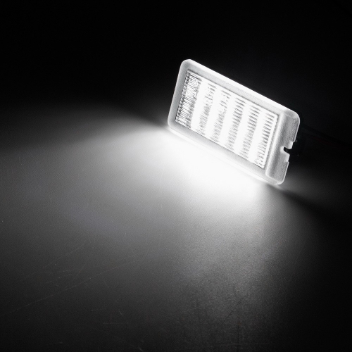 Rozsvietené LED svetlo kufra s intenzívnym bielym svetlom