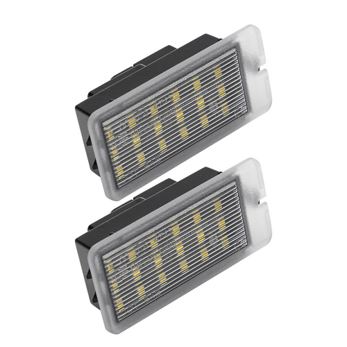 Dvojica LED svetiel kufra s čírym krytom a viditeľnými LED diódami