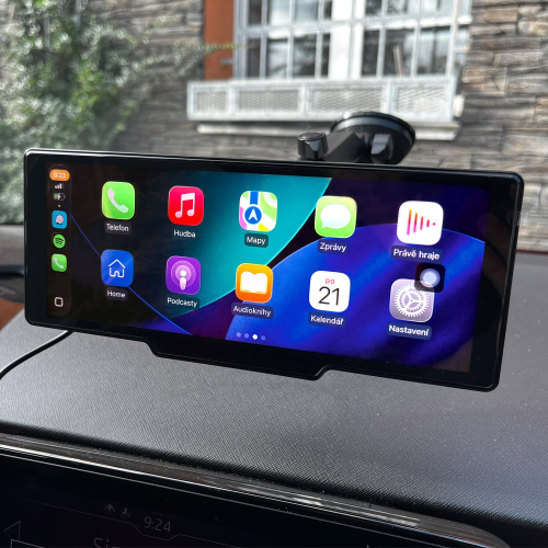 Prídavný 8,1" monitor DS-801caMG s Apple CarPlay na displeji, upevnený na palubnej doske auta